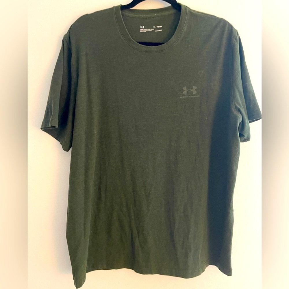 Men’s under Armour tee